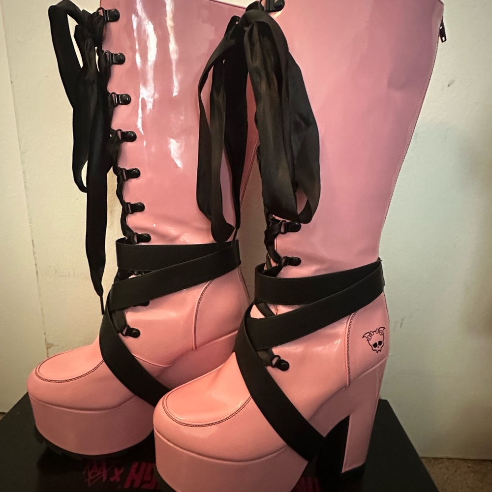 YRU Monster High's Draculaura Boots